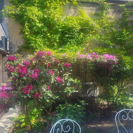 Appartamento Au Puits De L'Abbaye Bourges Esterno foto