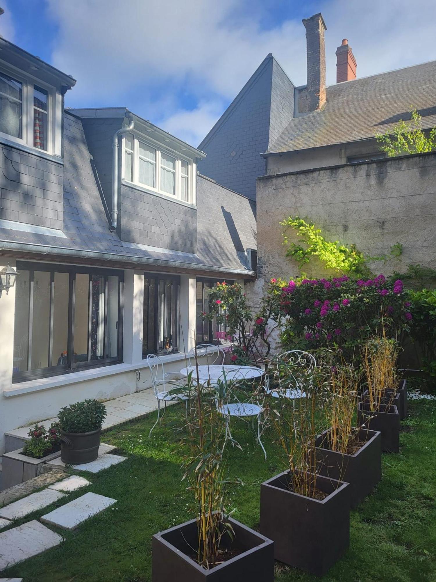 Appartamento Au Puits De L'Abbaye Bourges Esterno foto